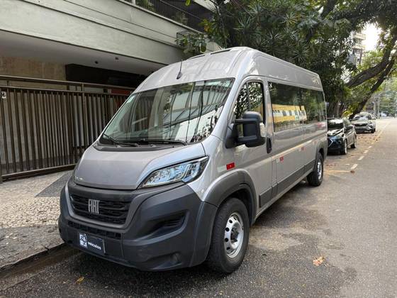 FIAT DUCATO 2.2 BLUEHDI DIESEL MINIBUS EXECUTIVO MANUAL FIAT DUCATO 2.2 BLUEHDI DIESEL MINIBUS EXECUTIVO MANUAL